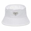 Hat Prada