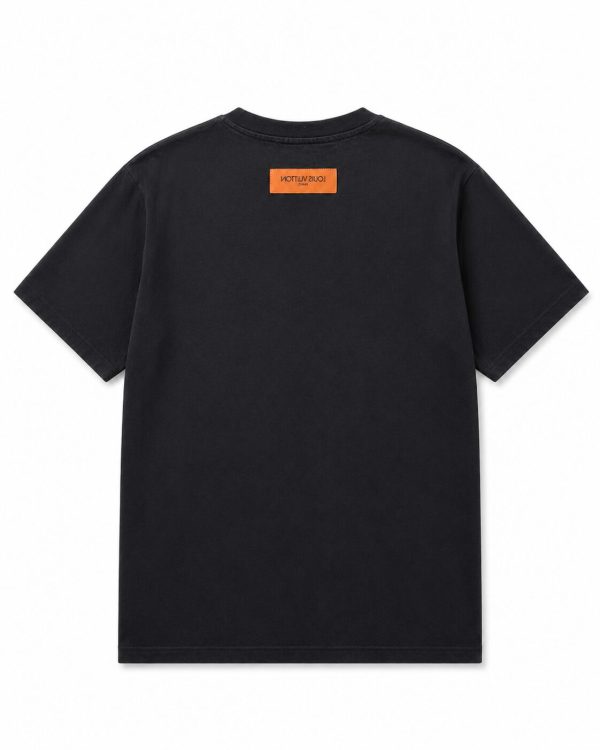 2 Louis Vuitton T-Shirt